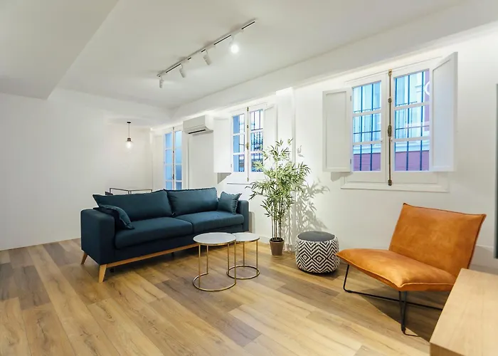 Decorated And Renovated- 2Bd 2Bth- Center