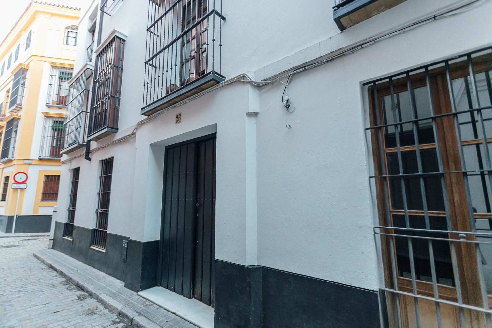 Decorated And Renovated- 2bd 2bth- Center Appartement