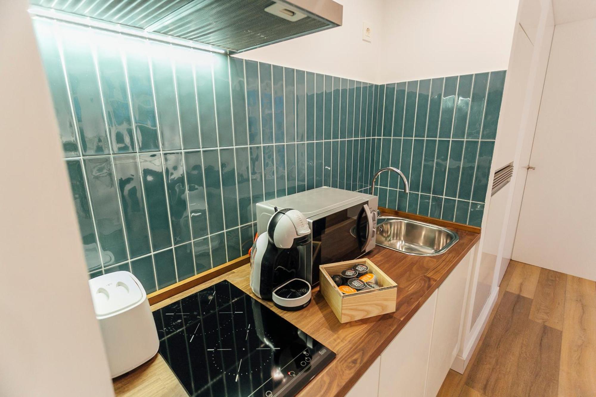 Decorated And Renovated- 2bd 2bth- Center Sevilla